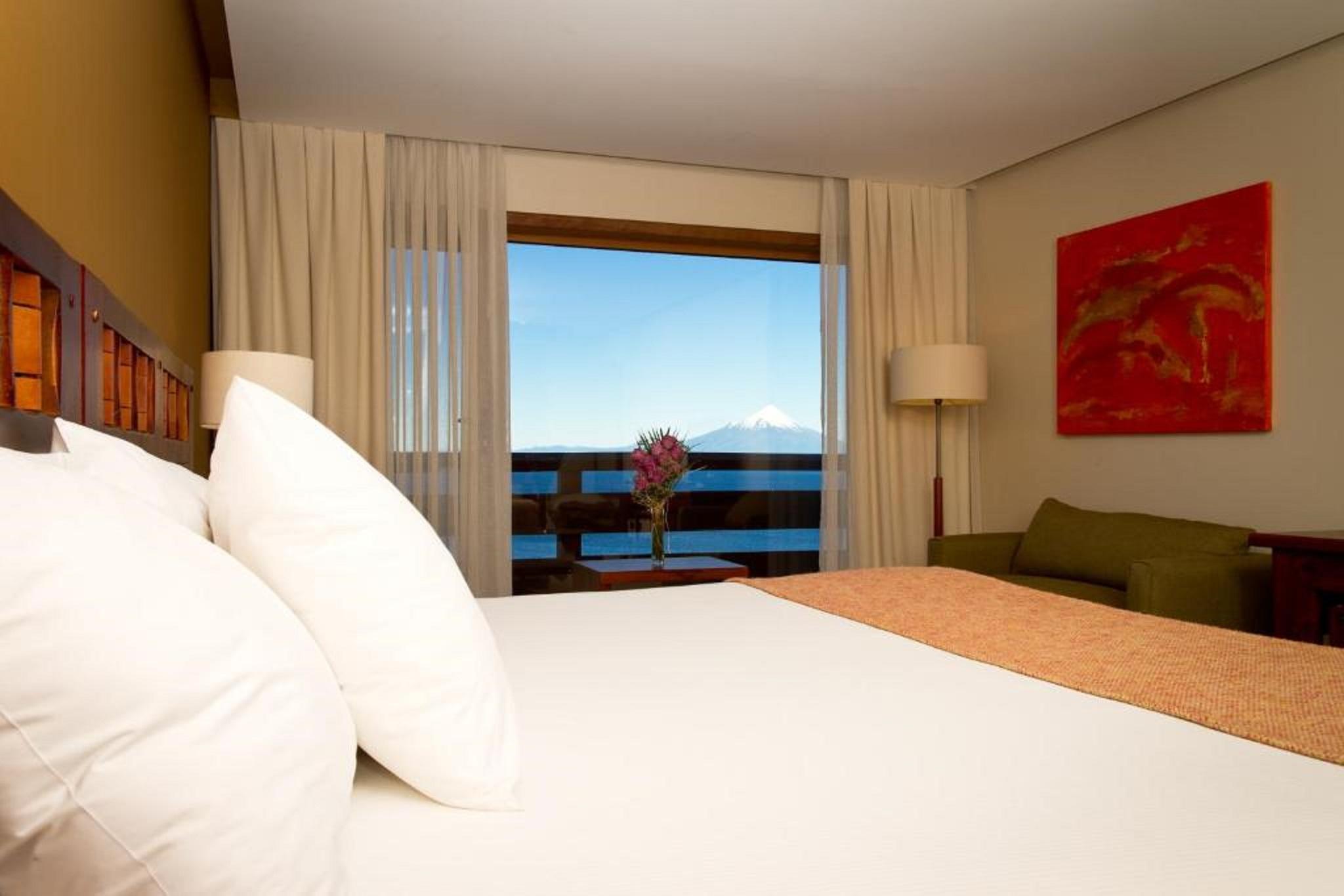 Wyndham Puerto Varas Pettra Eksteriør billede A room at the hotel