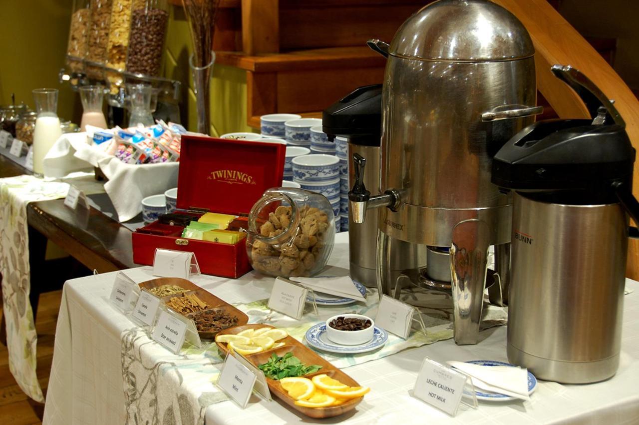 Wyndham Puerto Varas Pettra Eksteriør billede A coffee break