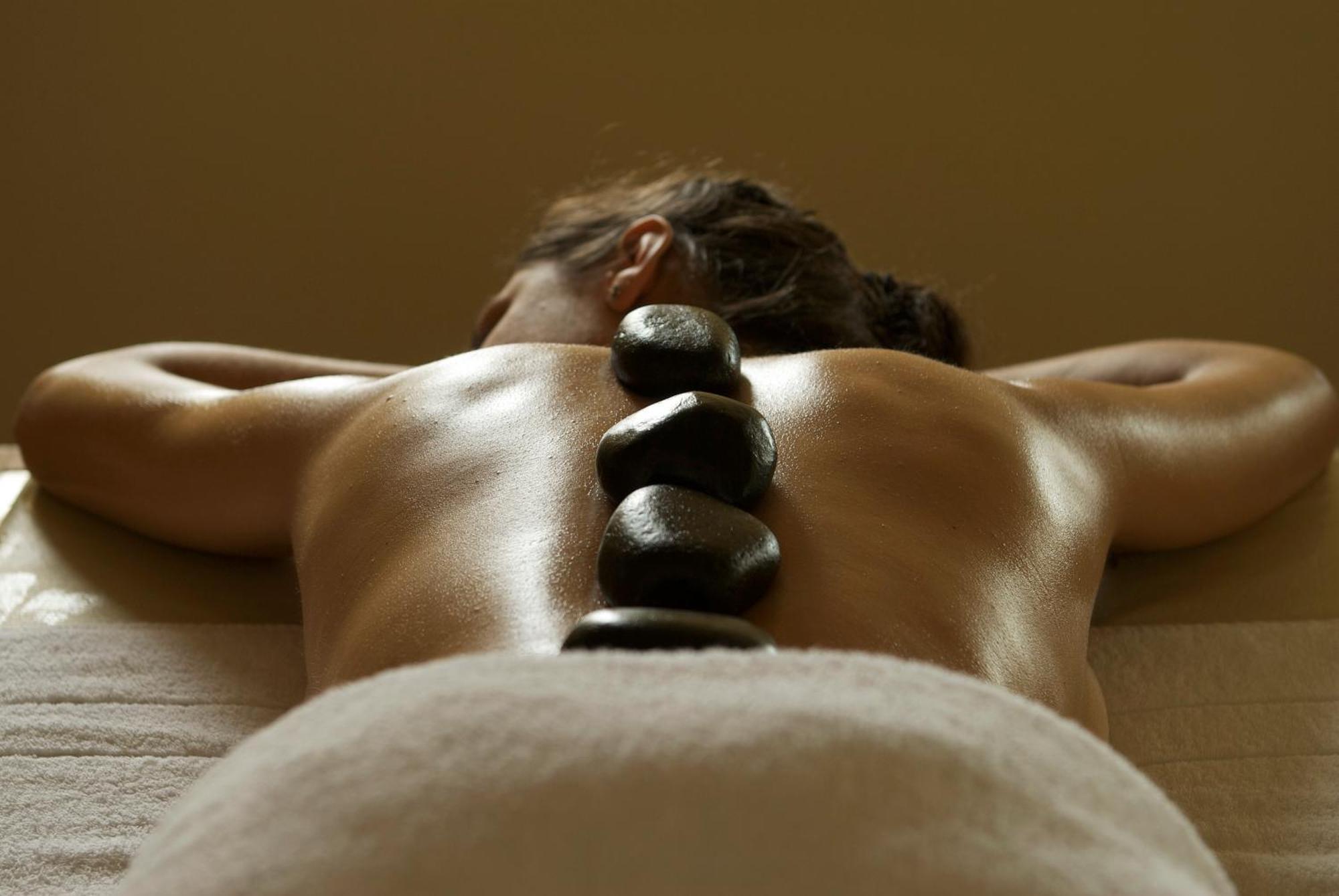Wyndham Puerto Varas Pettra Eksteriør billede Hot stone massage