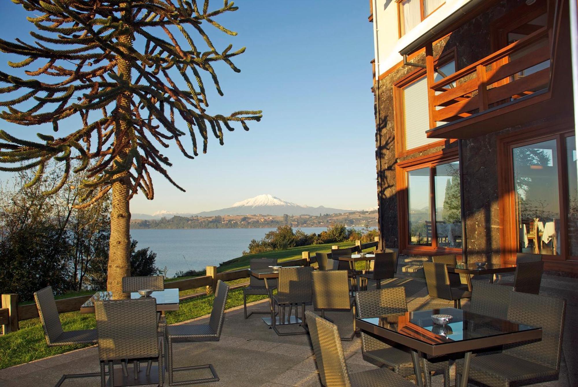 Wyndham Puerto Varas Pettra Eksteriør billede View of the hotel