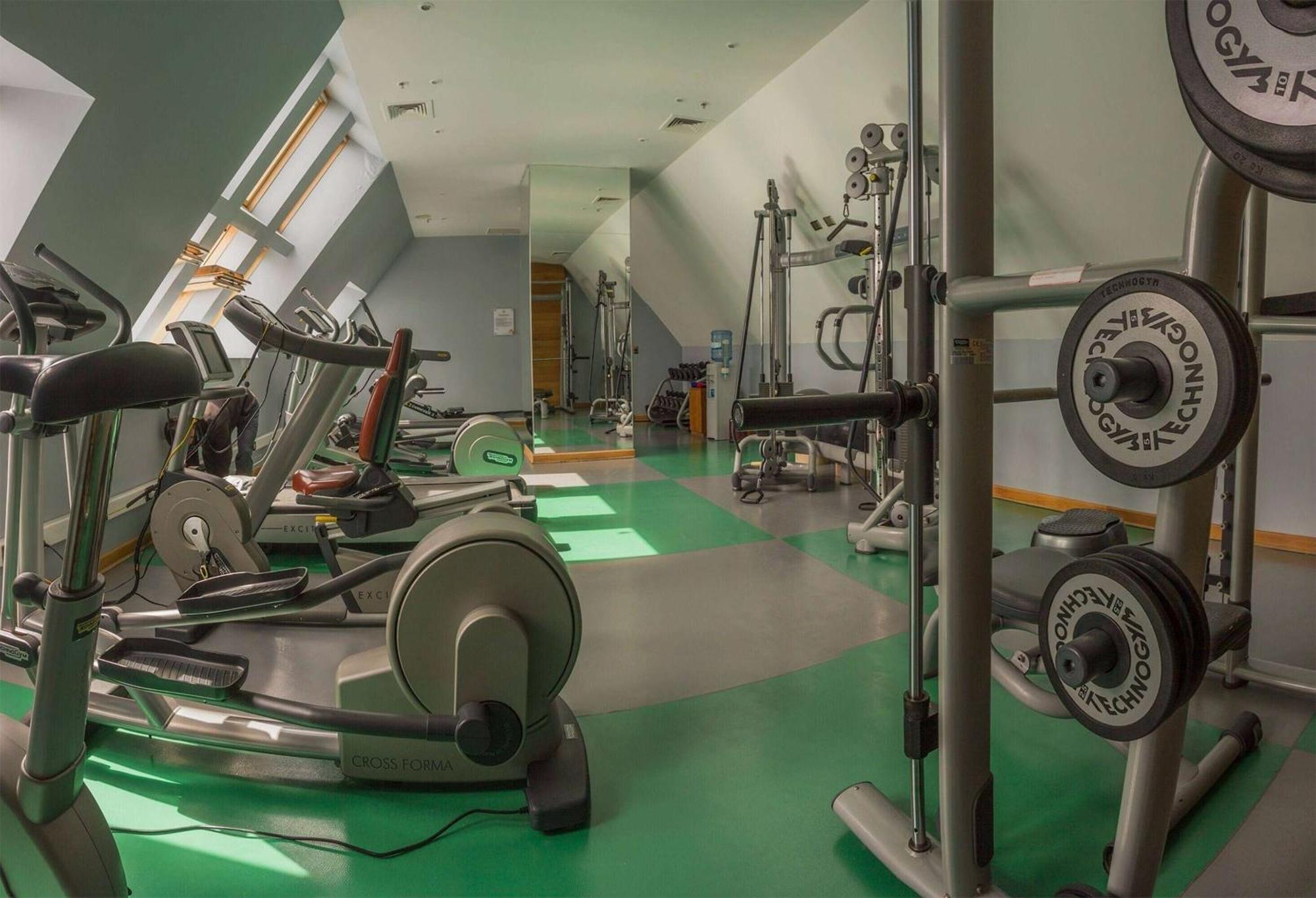 Wyndham Puerto Varas Pettra Eksteriør billede The gym at the University of Roehampton
